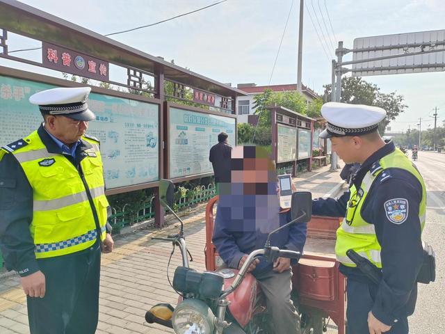 谁查三轮摩托呀！两人酒醉驾接连被查